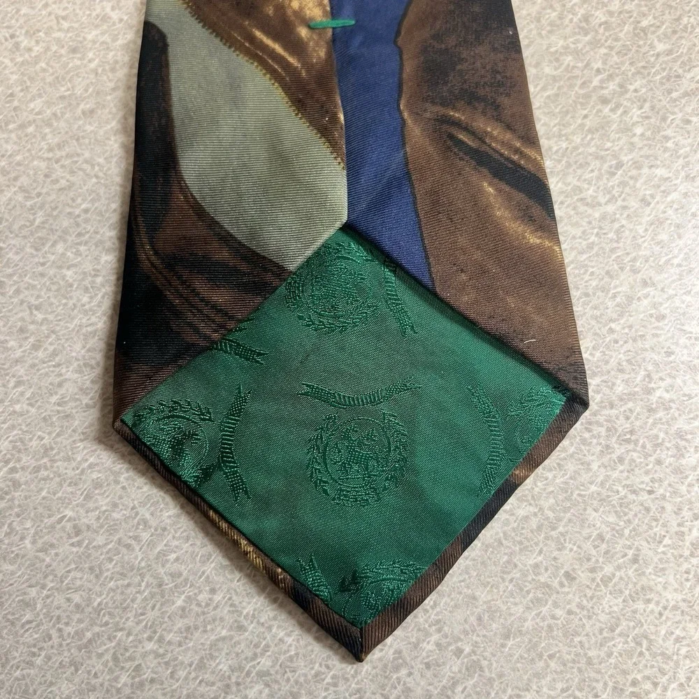 VTG Tommy Hilfiger Necktie Italian Silk Medals Crests Camo USA 3.75 X‎ 56